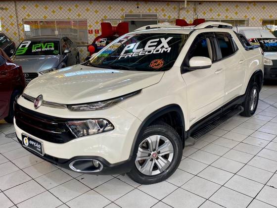 FIAT TORO 1.8 16V EVO FLEX FREEDOM AT6 FIAT TORO 1.8 16V EVO FLEX FREEDOM AT6